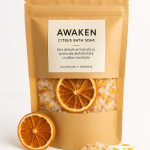 Awaken Citrus Bath Soak – Sare de baie artizanală cu portocală deshidratată și uleiuri esențiale